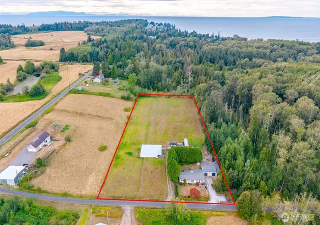 Photo 3 of Manufactured home for sale at 6947 Karber Rd, Blaine, WA 98230 | MLS# NWM2586045 | Listing updated on 2026-09-24