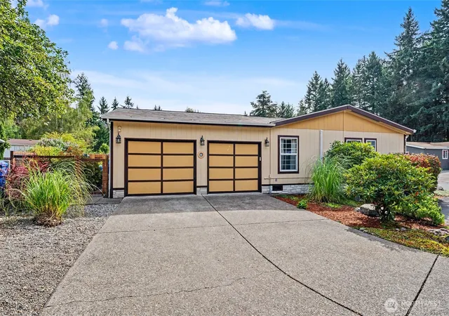 Photo 2 of Manufactured home for sale at 15311 124th Avenue Ct E #75, Puyallup, WA 98374 | MLS# NWM2586048 | Listing updated on 2026-09-25