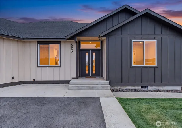 Photo 3 of Single family home for sale at 5093 Ne 73 Rd, Moses Lake, WA 98837 | MLS# NWM2586050 | Listing updated on 2026-10-03