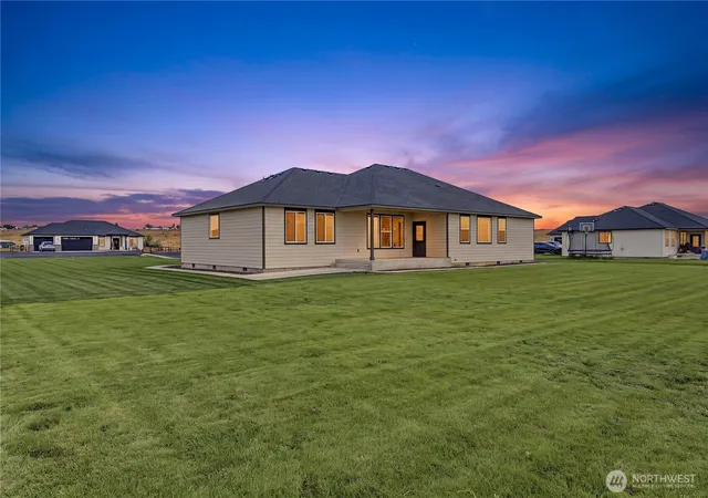 Photo 3 of Single family home for sale at 5093 NE 73 Rd, Moses Lake, WA 98837 | MLS# NWM2586050 | Listing updated on 2026-10-03