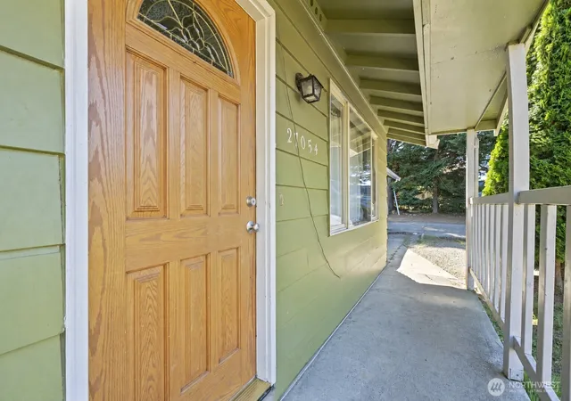 Photo 3 of Single family home for sale at 27054 124th Avenue Se, Kent, WA 98030 | MLS# NWM2586069 | Listing updated on 2026-09-30