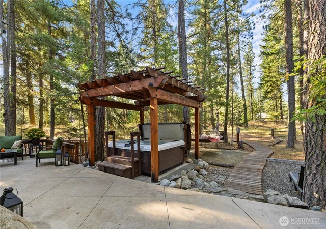 Photo 4 of Single family home for sale at 470 Tamarack, Ronald, WA 98940 | MLS# NWM2586073 | Listing updated on 2026-09-29