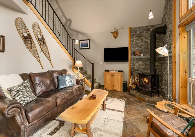Photo 3 of Single family home for sale at 101 Pecon Valley Pl, Cle Elum, WA 98922 | MLS# NWM2586076 | Listing updated on 2026-09-25