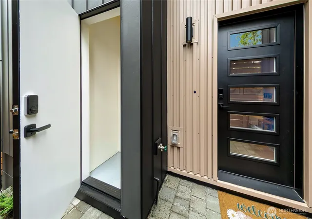 Photo 3 of Townhouse for sale at 4511 A 34th Ave S, Seattle, WA 98118 | MLS# NWM2586079 | Listing updated on 2026-10-02