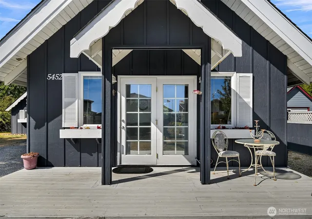 Photo 3 of Sale Pending at 5452 Tsawwassen Loop, Blaine, WA 98230 | MLS# NWM2586081 | Listing updated on 2026-09-28