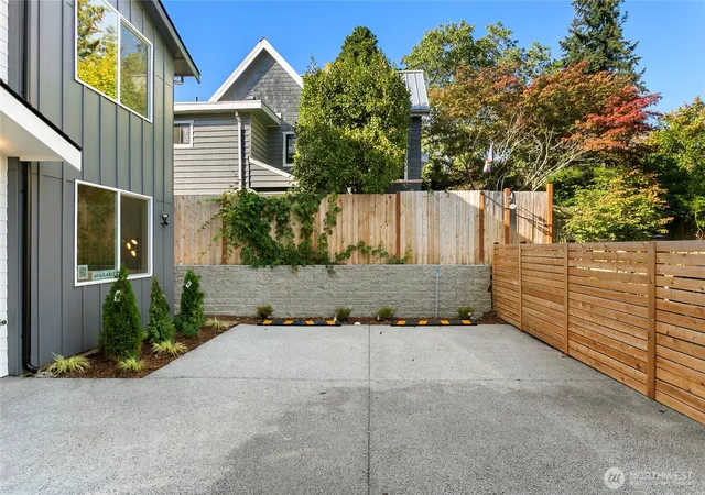 Photo 2 of Townhouse for sale at 338 NE 90th Street, Seattle, WA 98115 | MLS# NWM2586082 | Listing updated on 2026-09-23
