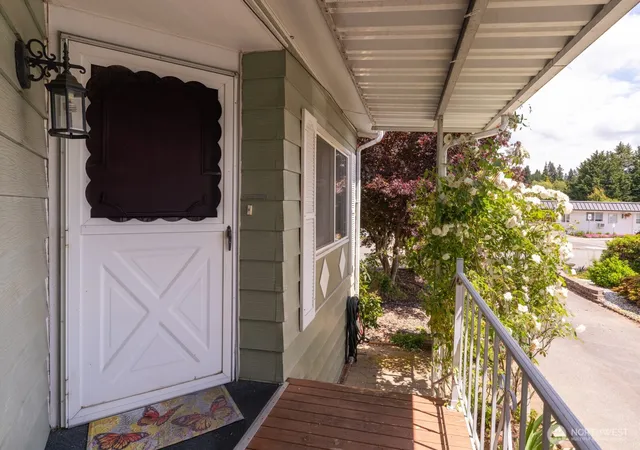 Photo 2 of Manufactured home for sale at 1121 244th Street Sw #19, Bothell, WA 98021 | MLS# NWM2586086 | Listing updated on 2026-09-23