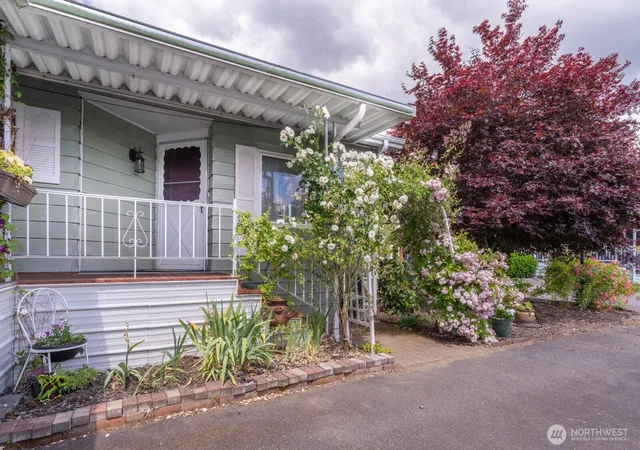 Photo 3 of Manufactured home for sale at 1121 244th Street SW #19, Bothell, WA 98021 | MLS# NWM2586086 | Listing updated on 2026-09-23