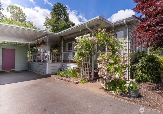 Photo 4 of Manufactured home for sale at 1121 244th Street SW #19, Bothell, WA 98021 | MLS# NWM2586086 | Listing updated on 2026-09-23