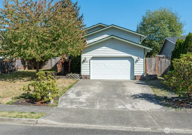 Photo 1 of Single family home for sale at 17701 Hillside Ct, Arlington, WA 98223 | MLS# NWM2586111 | Listing updated on 2026-09-28