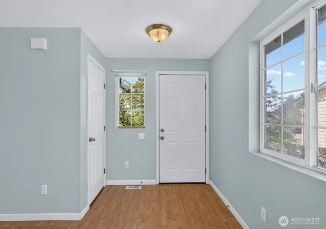 Photo 3 of Single family home for sale at 17701 Hillside Ct, Arlington, WA 98223 | MLS# NWM2586111 | Listing updated on 2026-09-28