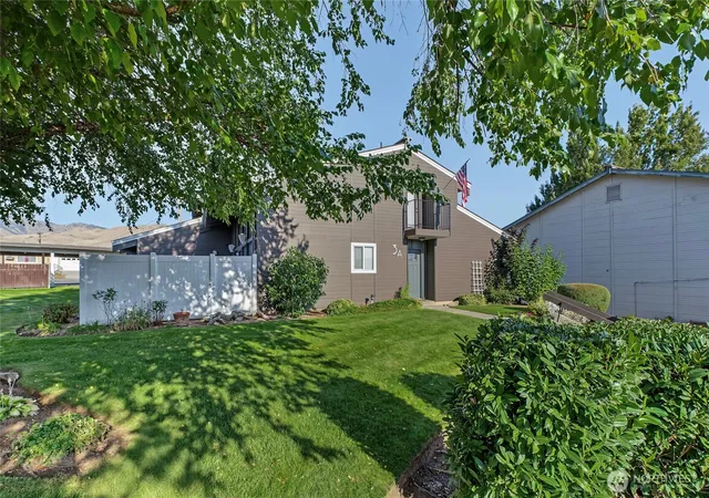 Photo 1 of Condo for sale at 10 S Cove #A-3, Wenatchee, WA 98801 | MLS# NWM2586113 | Listing updated on 2026-10-01