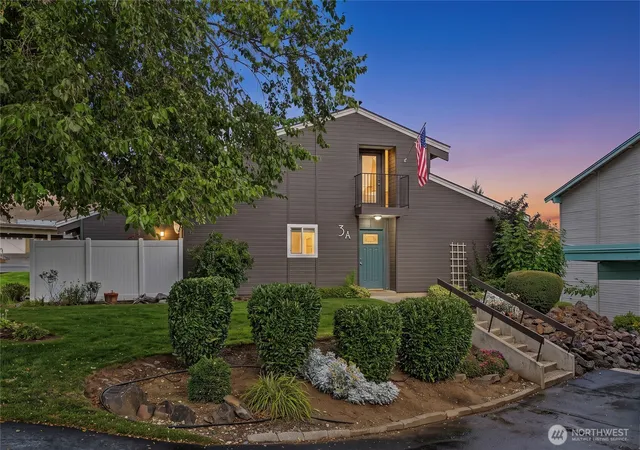 Photo 2 of Condo for sale at 10 S Cove #A-3, Wenatchee, WA 98801 | MLS# NWM2586113 | Listing updated on 2026-10-01