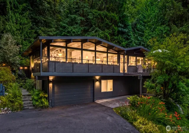 Photo 1 of Single family home for sale at 20200 37th Avenue Ne, Lake Forest Park, WA 98155 | MLS# NWM2586117 | Listing updated on 2026-10-01