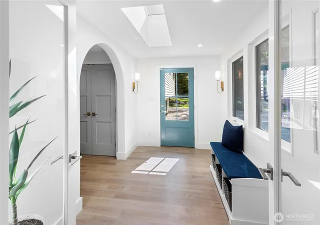 Photo 4 of Single family home for sale at 6894 NE Koura Rd, Bainbridge Island, WA 98110 | MLS# NWM2586126 | Listing updated on 2026-10-01