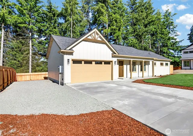 Photo 1 of Single family home for sale at 711 Endor Hts Ct, Vader, WA 98593 | MLS# NWM2586128 | Listing updated on 2026-09-29
