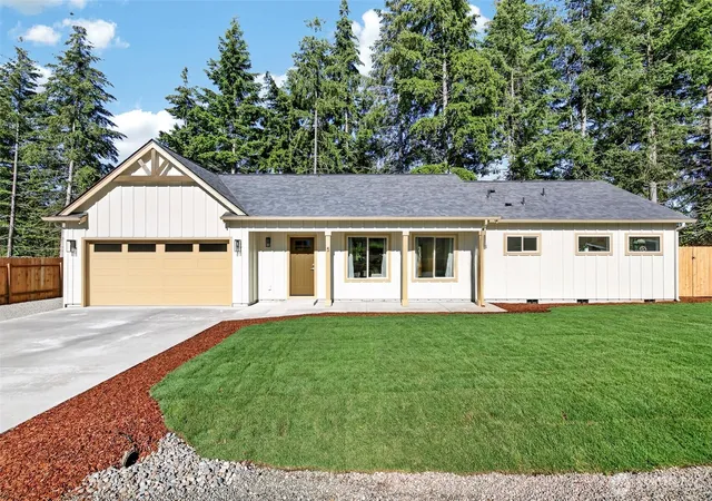 Photo 2 of Single family home for sale at 711 Endor Hts Ct, Vader, WA 98593 | MLS# NWM2586128 | Listing updated on 2026-09-29