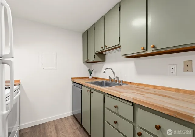 Photo 3 of Condo for sale at 14521 127th Lane NE #N56, Kirkland, WA 98034 | MLS# NWM2586129 | Listing updated on 2026-10-01