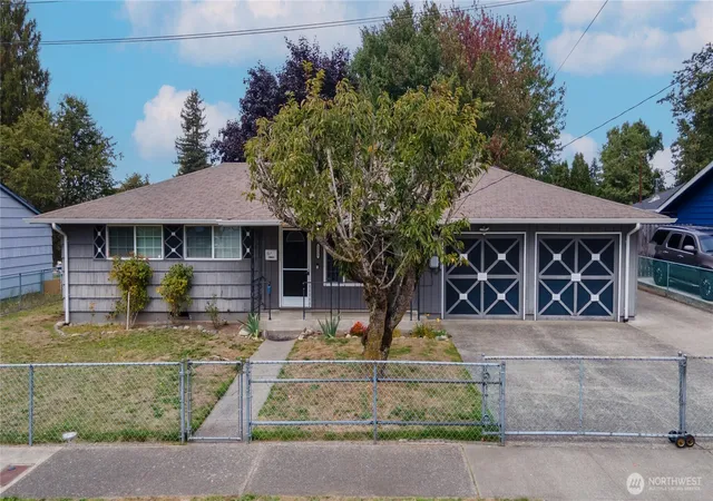 Photo 3 of Single family home for sale at 1235 25 Street Se, Auburn, WA 98002 | MLS# NWM2586138 | Listing updated on 2026-09-26