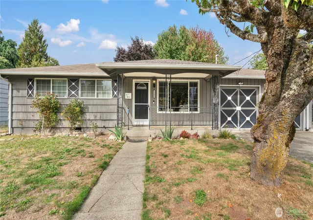 Photo 3 of Single family home for sale at 1235 25 Street SE, Auburn, WA 98002 | MLS# NWM2586138 | Listing updated on 2026-09-26
