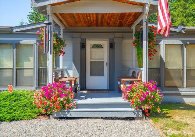 Photo 3 of Manufactured home for sale at 19708 83rd Avenue E, Spanaway, WA 98387 | MLS# NWM2586143 | Listing updated on 2026-09-29