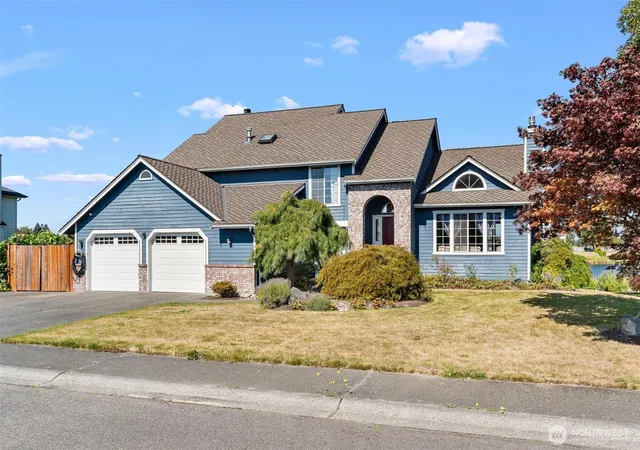 Photo 4 of Single family home for sale at 2931 142nd Street NE, Marysville, WA 98271 | MLS# NWM2586144 | Listing updated on 2026-09-23