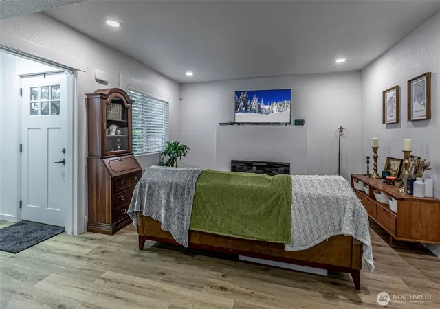 Photo 4 of Single family home for sale at 3629 S Asotin St, Tacoma, WA 98418 | MLS# NWM2586147 | Listing updated on 2026-09-25