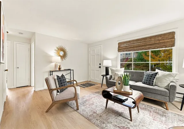Photo 3 of Single family home for sale at 4119 Sw Kenyon St, Seattle, WA 98136 | MLS# NWM2586148 | Listing updated on 2026-10-01