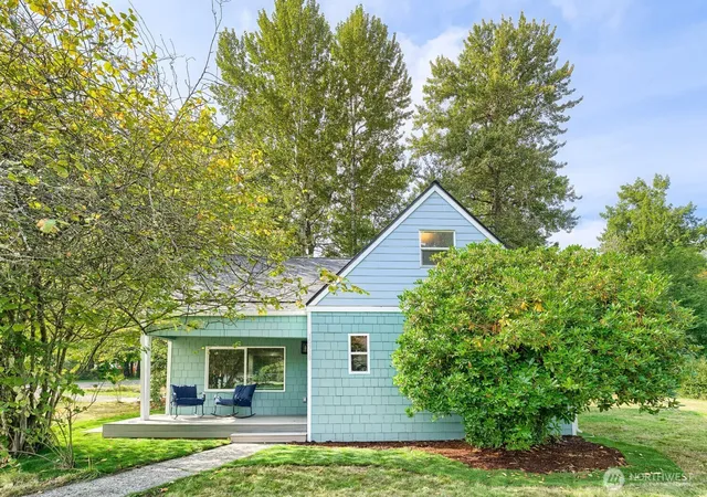 Single family home for sale at 10318 67th Avenue E, Puyallup, WA 98373 | MLS# NWM2586177