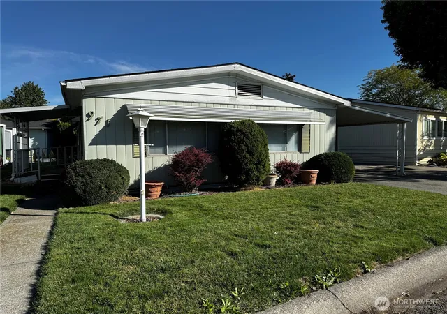 Photo 1 of Manufactured home for sale at 971 Se Scenic View Dr, College Place, WA 99324 | MLS# NWM2586178 | Listing updated on 2026-09-23
