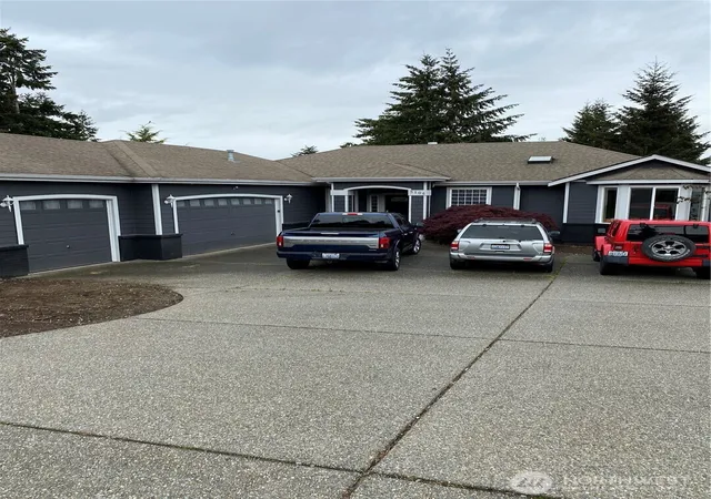 Photo 2 of Single family home for sale at 3104 170th Avenue E, Lake Tapps, WA 98391 | MLS# NWM2586179 | Listing updated on 2026-09-25