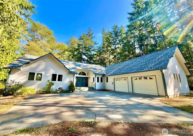 Photo 2 of Single family home for sale at 561 Grandview Dr, Sequim, WA 98382 | MLS# NWM2586181 | Listing updated on 2026-09-29