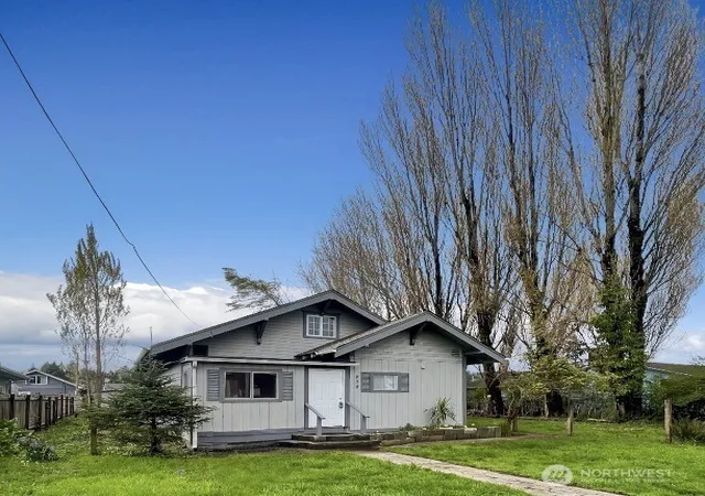 Photo 1 of Single family home for sale at 518 California St, South Bend, WA 98586 | MLS# NWM2586185 | Listing updated on 2026-09-30
