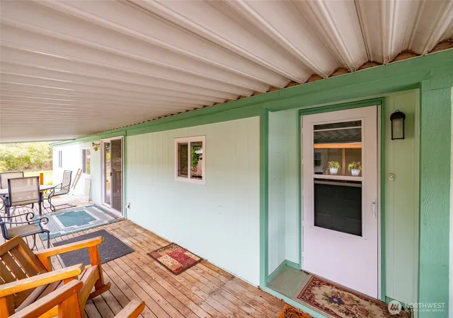Photo 3 of Manufactured home for sale at 2725 E Fir St #76, Mount Vernon, WA 98273 | MLS# NWM2586186 | Listing updated on 2026-09-25
