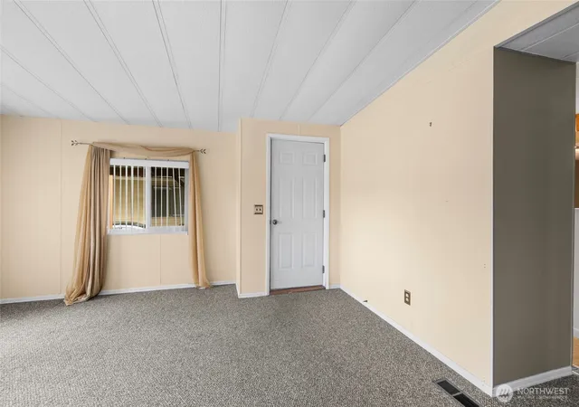 Photo 4 of Manufactured home for sale at 2725 E Fir St #76, Mount Vernon, WA 98273 | MLS# NWM2586186 | Listing updated on 2026-09-25