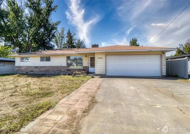 Single family home for sale at 1126 Ankeny St, Walla Walla, WA 99362 | MLS# NWM2586190
