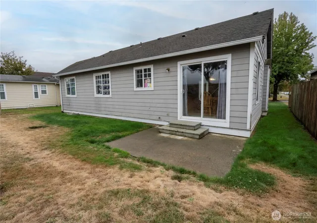 Photo 3 of Single family home for sale at 1375 Spruce St, Lynden, WA 98264 | MLS# NWM2586202 | Listing updated on 2026-09-30