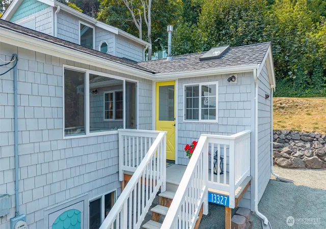 Photo 4 of Single family home for sale at 13327 Satterlee Rd, Anacortes, WA 98221 | MLS# NWM2586203 | Listing updated on 2026-09-28