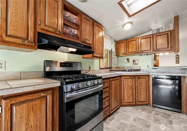 Photo 3 of Manufactured home for sale at 6588 Siper Rd, Everson, WA 98247 | MLS# NWM2586205 | Listing updated on 2026-09-25