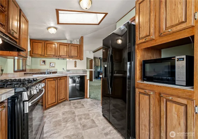 Photo 4 of Manufactured home for sale at 6588 Siper Rd, Everson, WA 98247 | MLS# NWM2586205 | Listing updated on 2026-09-25