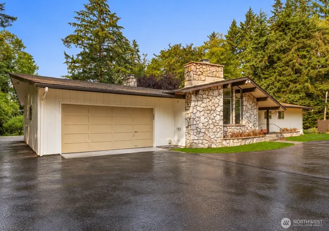 Photo 3 of Single family home for sale at 5987 Tracyton Blvd Nw, Bremerton, WA 98311 | MLS# NWM2586216 | Listing updated on 2026-09-29