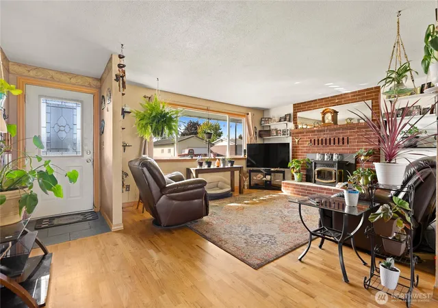Photo 3 of Single family home for sale at 741 Sunrise Dr, Omak, WA 98841 | MLS# NWM2586217 | Listing updated on 2026-10-02