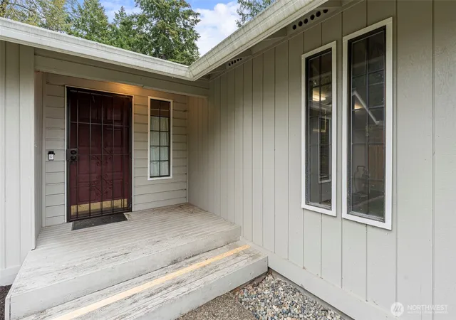 Photo 2 of Single family home for sale at 1920 Burbank Ave Nw, Olympia, WA 98502 | MLS# NWM2586225 | Listing updated on 2026-09-25