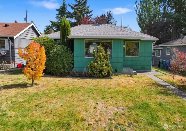 Single family home for sale at 9216 30th Avenue SW, Seattle, WA 98126 | MLS# NWM2586233