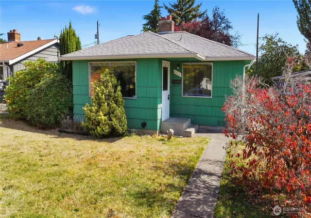 Photo 1 of Single family home for sale at 9216 30th Avenue SW, Seattle, WA 98126 | MLS# NWM2586233 | Listing updated on 2026-09-25