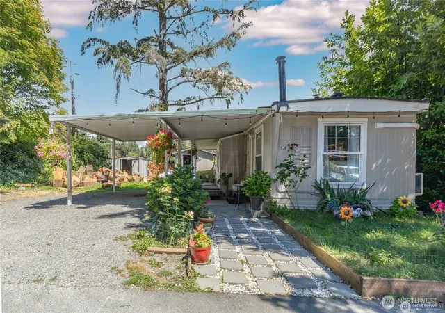 Photo 1 of Manufactured home for sale at 1660 S 333rd Street, Federal Way, WA 98003 | MLS# NWM2586234 | Listing updated on 2026-09-30