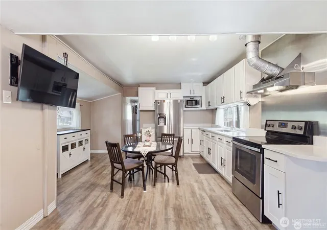 Photo 4 of Manufactured home for sale at 1660 S 333rd Street, Federal Way, WA 98003 | MLS# NWM2586234 | Listing updated on 2026-09-30