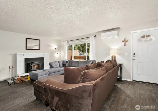 Photo 4 of Single family home for sale at 16922 17th Avenue E, Spanaway, WA 98387 | MLS# NWM2586238 | Listing updated on 2026-09-29