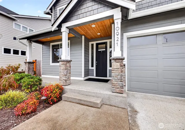 Photo 3 of Single family home for sale at 10921 71st Avenue Ct E, Puyallup, WA 98373 | MLS# NWM2586239 | Listing updated on 2026-10-01