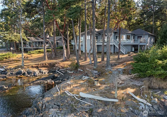 Photo 3 of Single family home for sale at 254 Vista Way, Friday Harbor, WA 98250 | MLS# NWM2586245 | Listing updated on 2026-09-26
